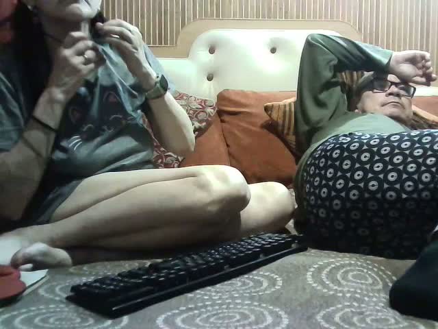 coupleofcoolx Cam Model Chat April 1, 2026