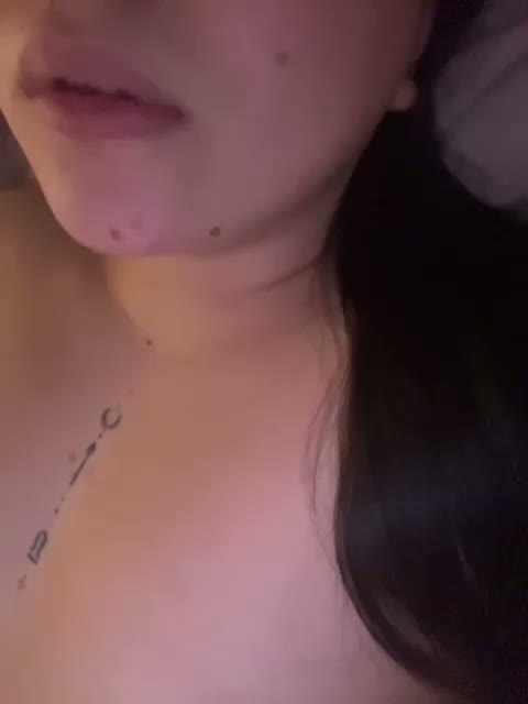 tiikiiii Cam Model Chat April 1, 2026