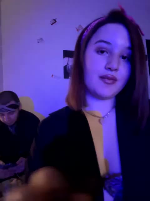 Foxirox Cam Model Chat April 1, 2026