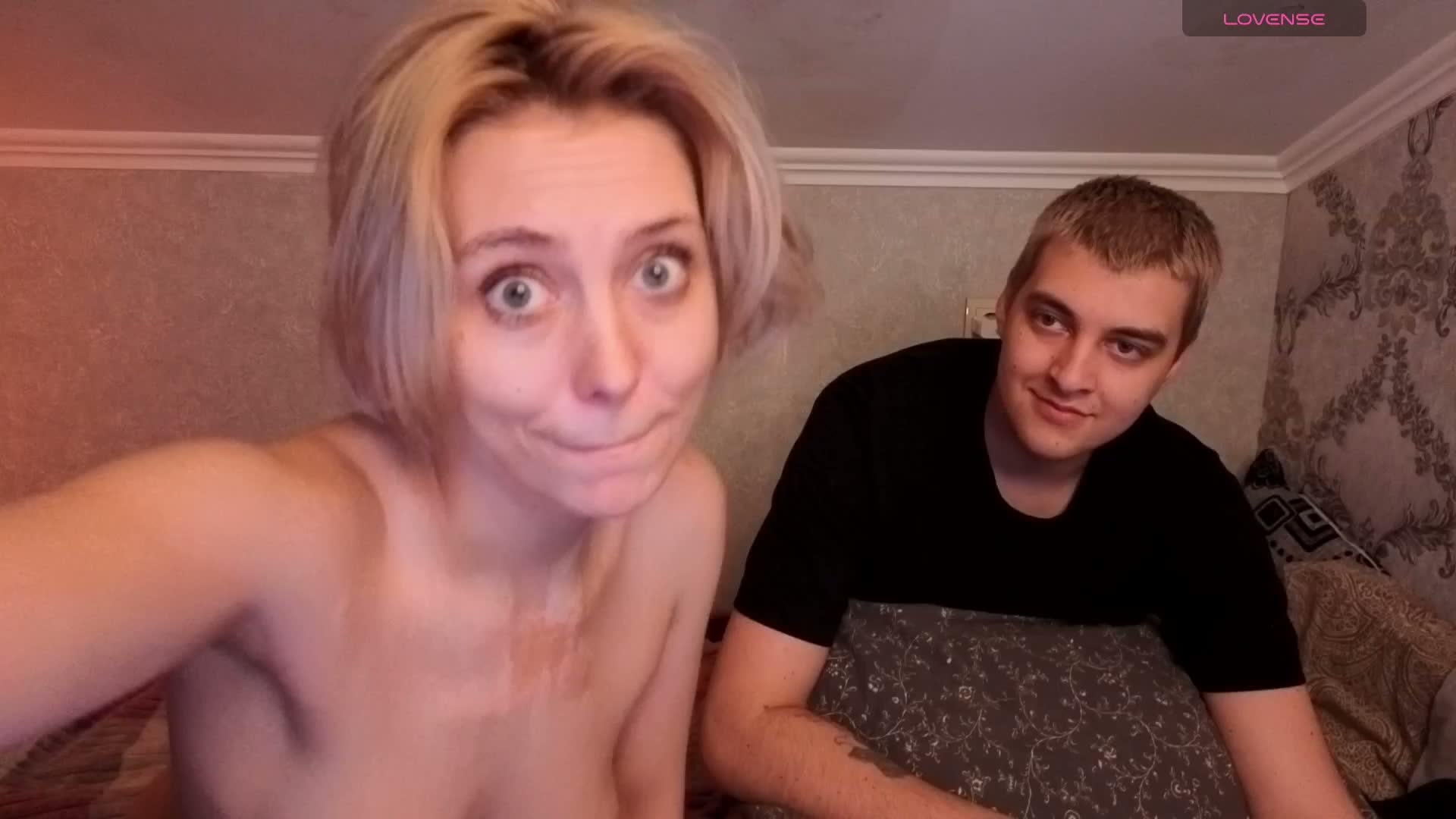 BlondIce Cam Model Chat April 1, 2026