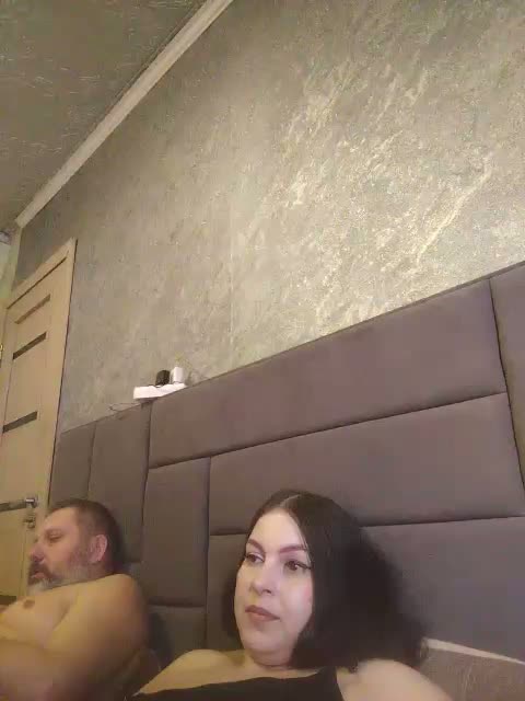 Cleopatra1990 Cam Model Chat April 1, 2026