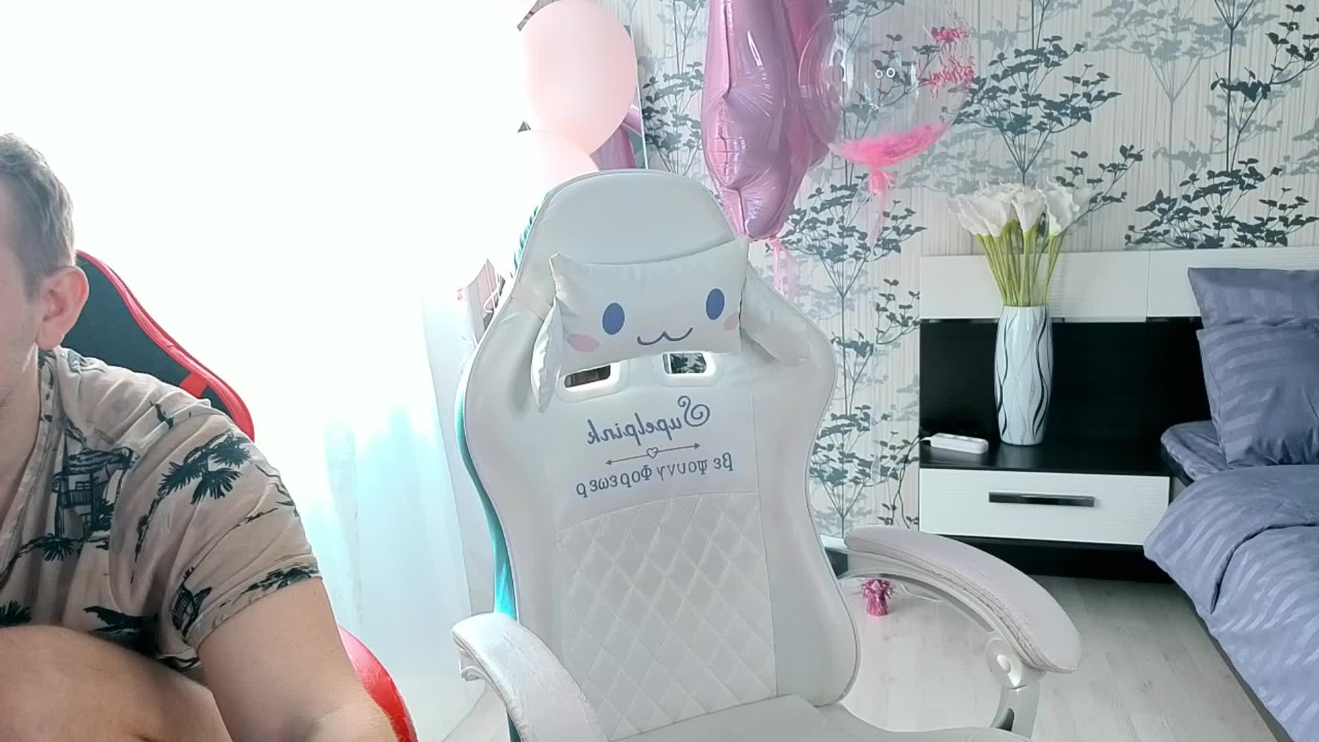 Cornflakes Cam Model Chat April 1, 2026