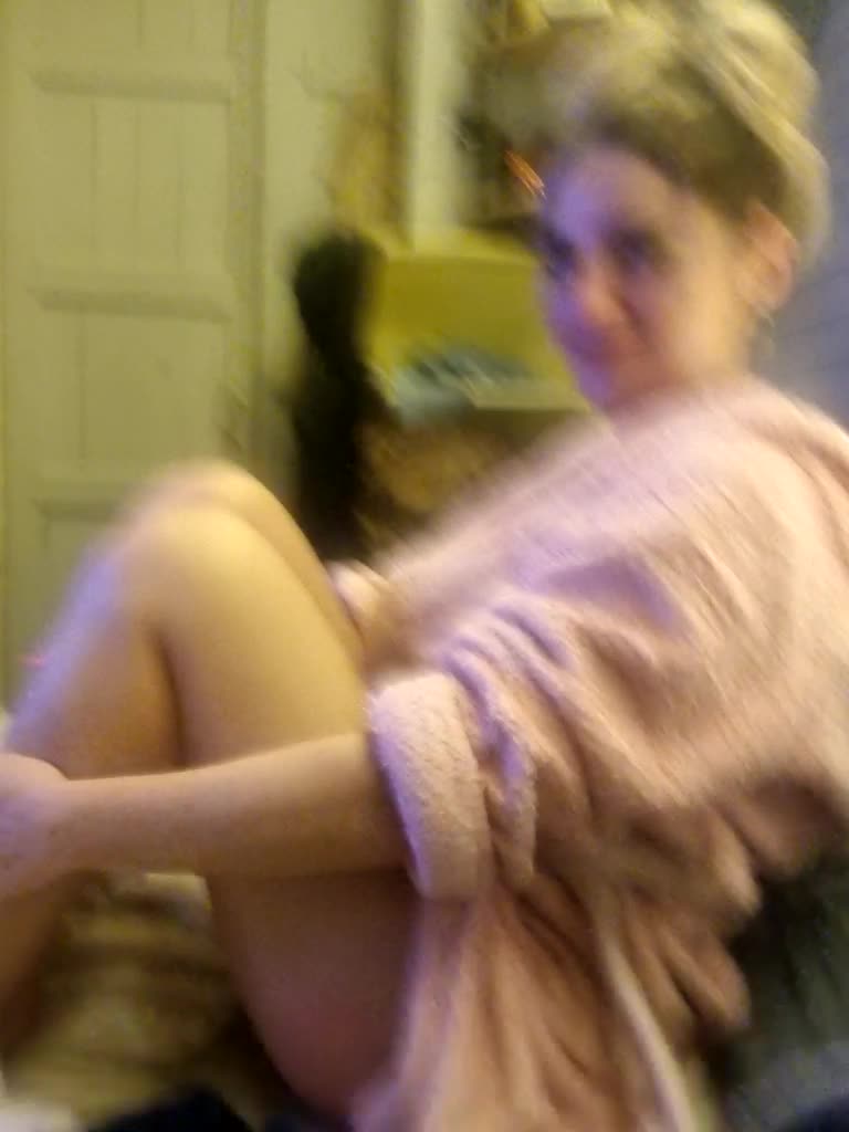 SweetCoople Cam Model Chat April 2, 2026