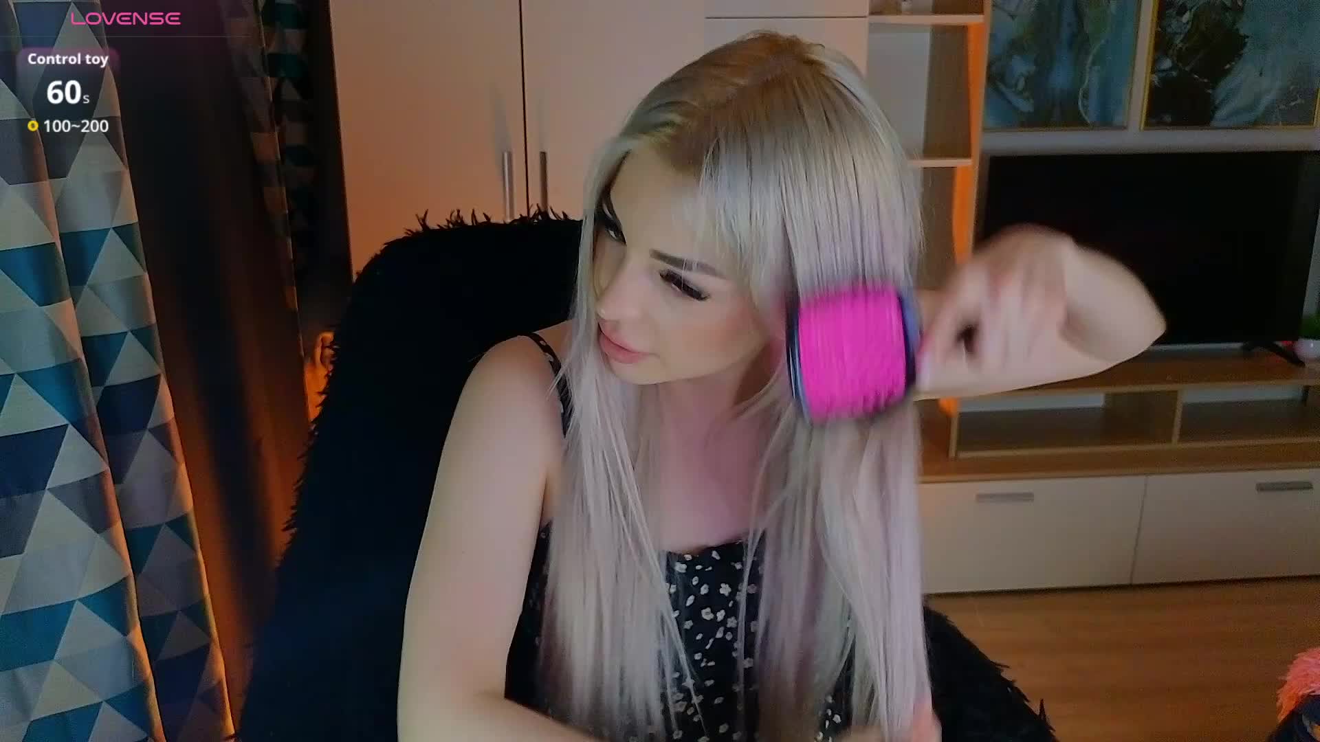 MilanaOmgReal Cam Model Chat April 2, 2026