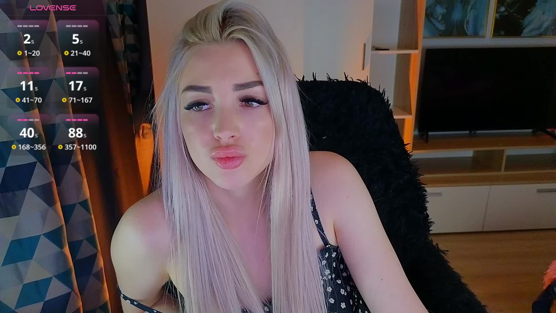 MilanaOmgReal Cam Model Chat April 2, 2026