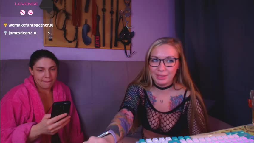 carrie_moonshine Cam Model Chat April 2, 2026