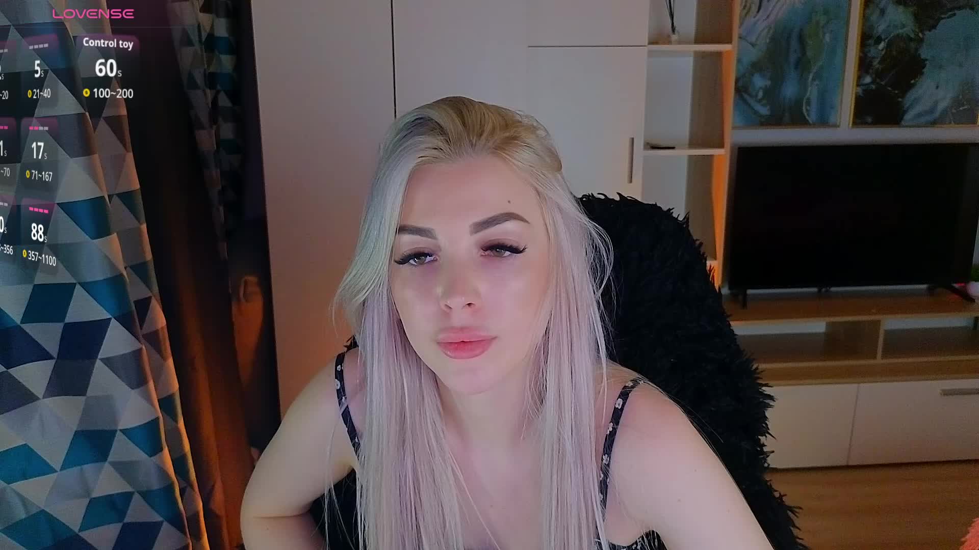 MilanaOmgReal Cam Model Chat April 2, 2026