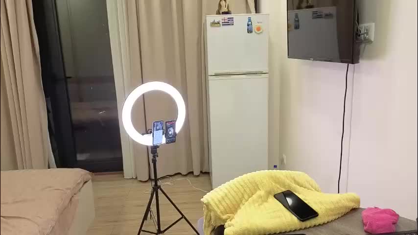 best_ass2000 Cam Model Chat April 2, 2026