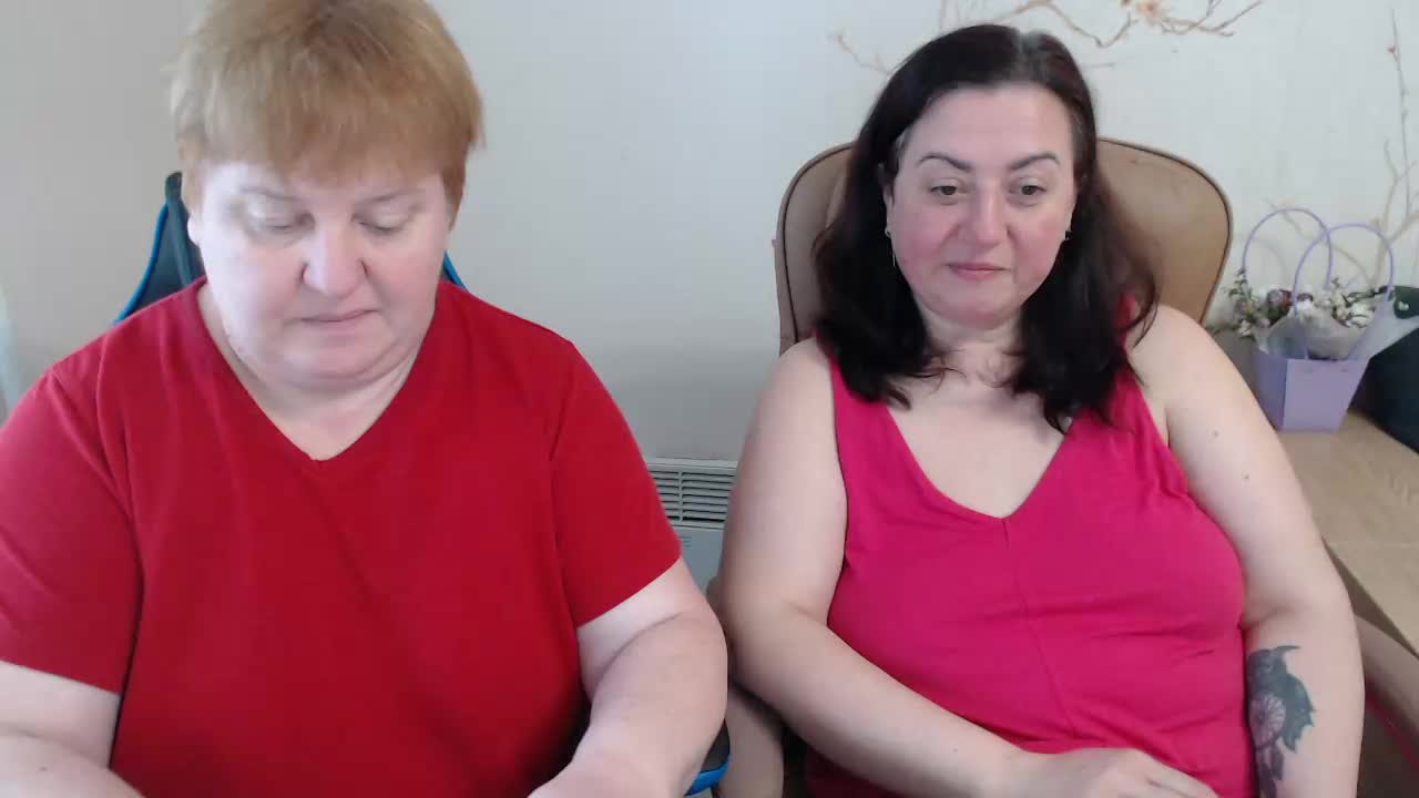 XMollyJaneEX Cam Model Chat April 3, 2026