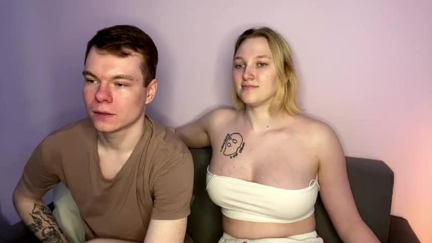 julielourens Cam Model Chat April 3, 2026