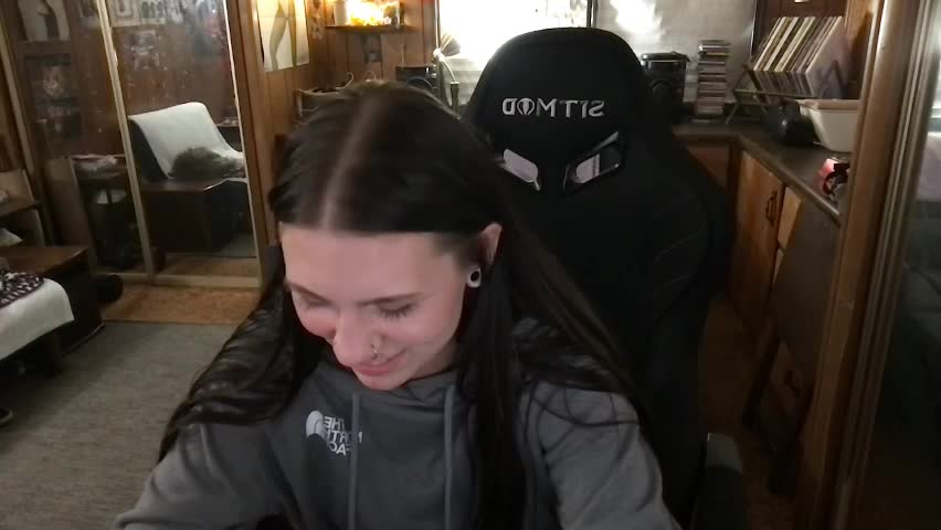 incognitoqueen Cam Model Chat April 3, 2026