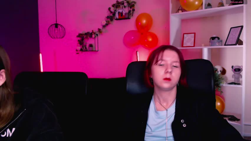 lizzie_boom Cam Model Chat April 3, 2026