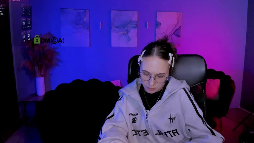 mona_cloud Cam Model Chat April 3, 2026