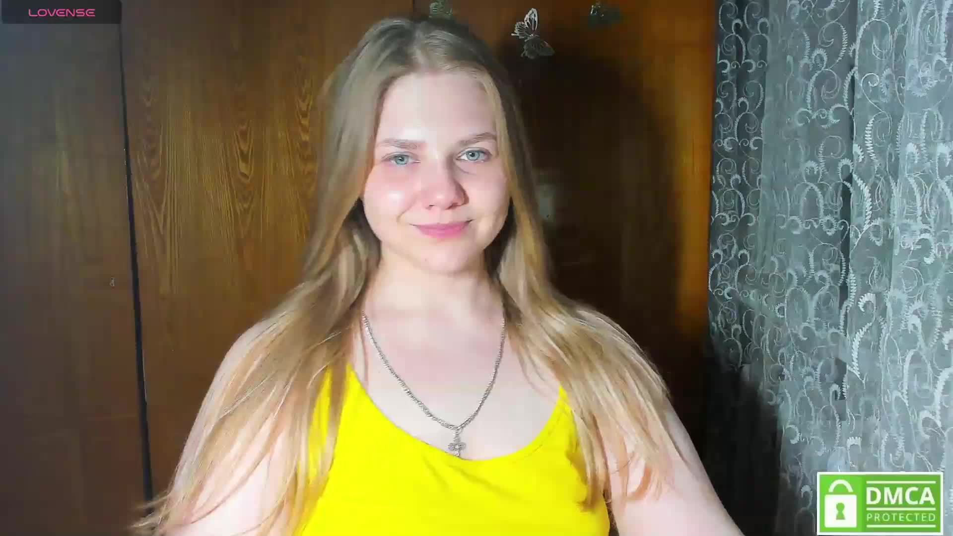 Emma-Frizea Cam Model Chat April 3, 2026