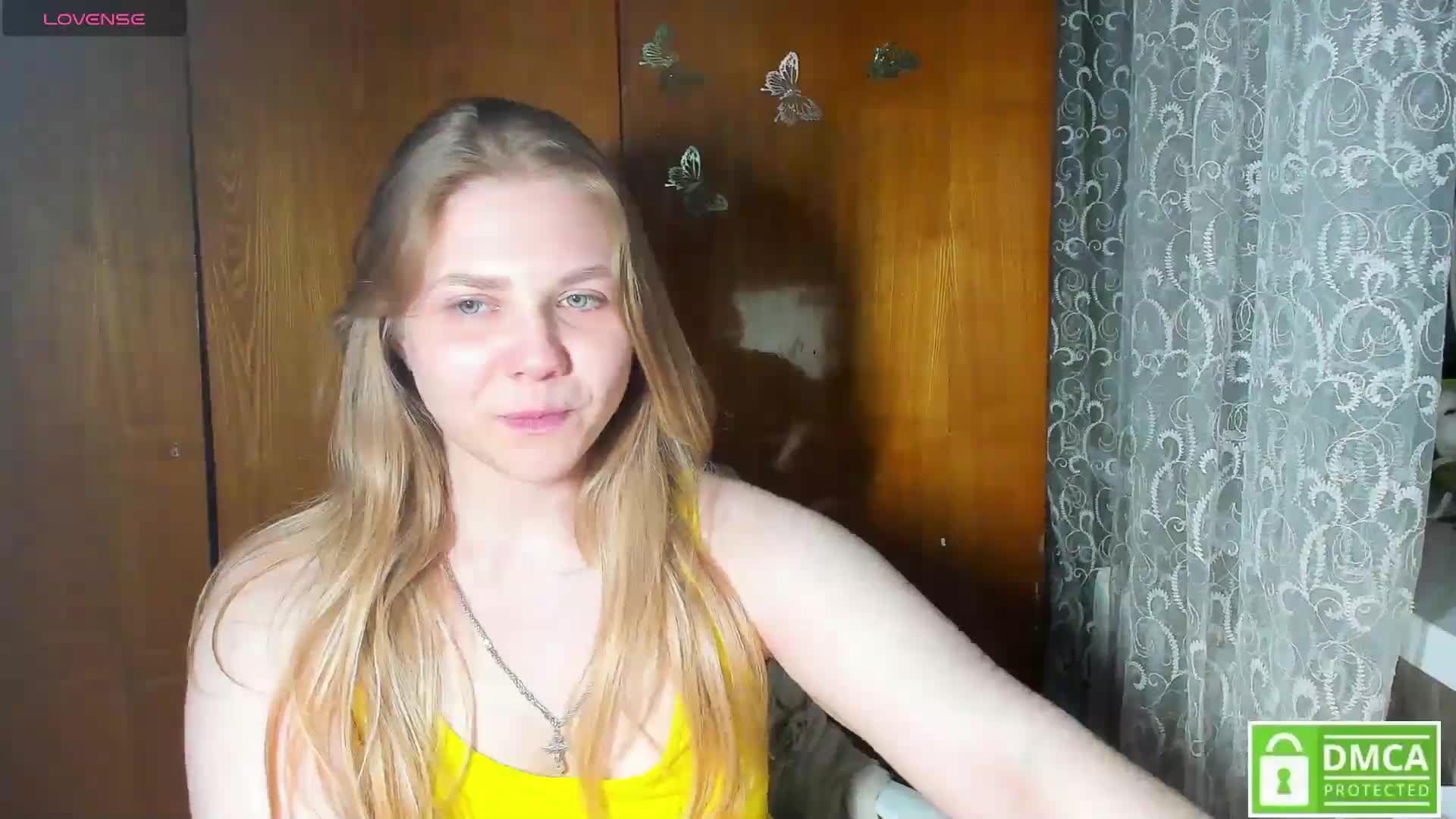Emma-Frizea Cam Model Chat April 3, 2026