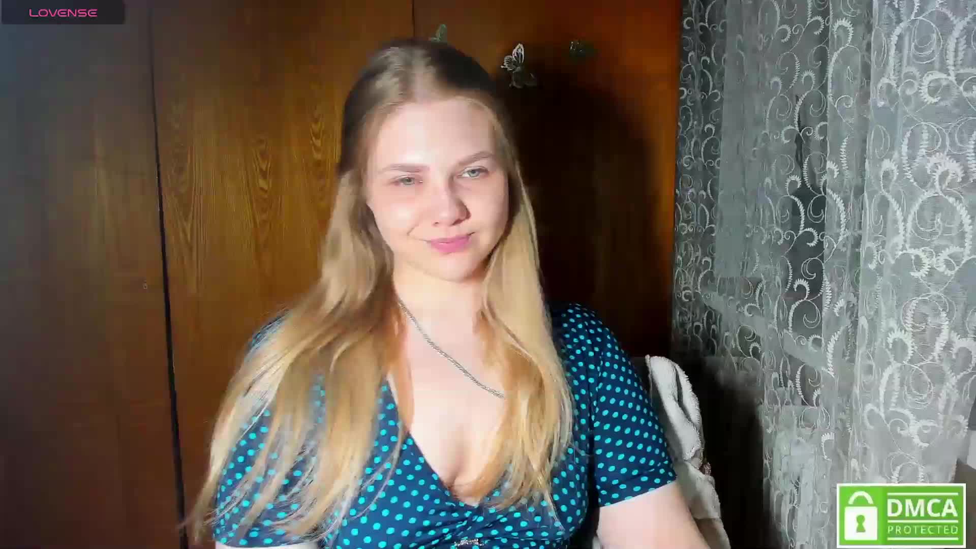 Emma-Frizea Cam Model Chat April 3, 2026