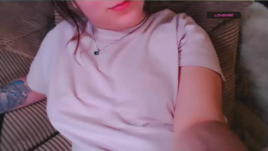 car0line1995 Cam Model Chat April 3, 2026