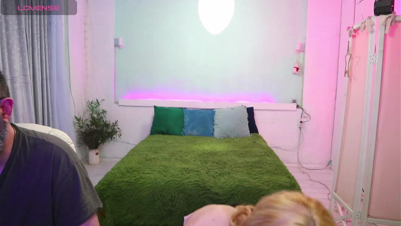 AlisaAleks Cam Model Chat April 3, 2026