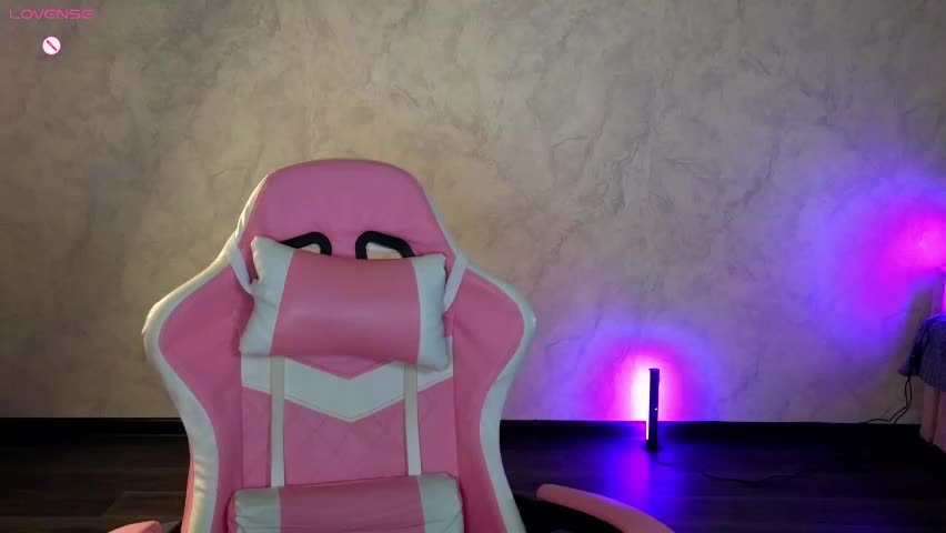 lovelly_molly Cam Model Chat April 4, 2026