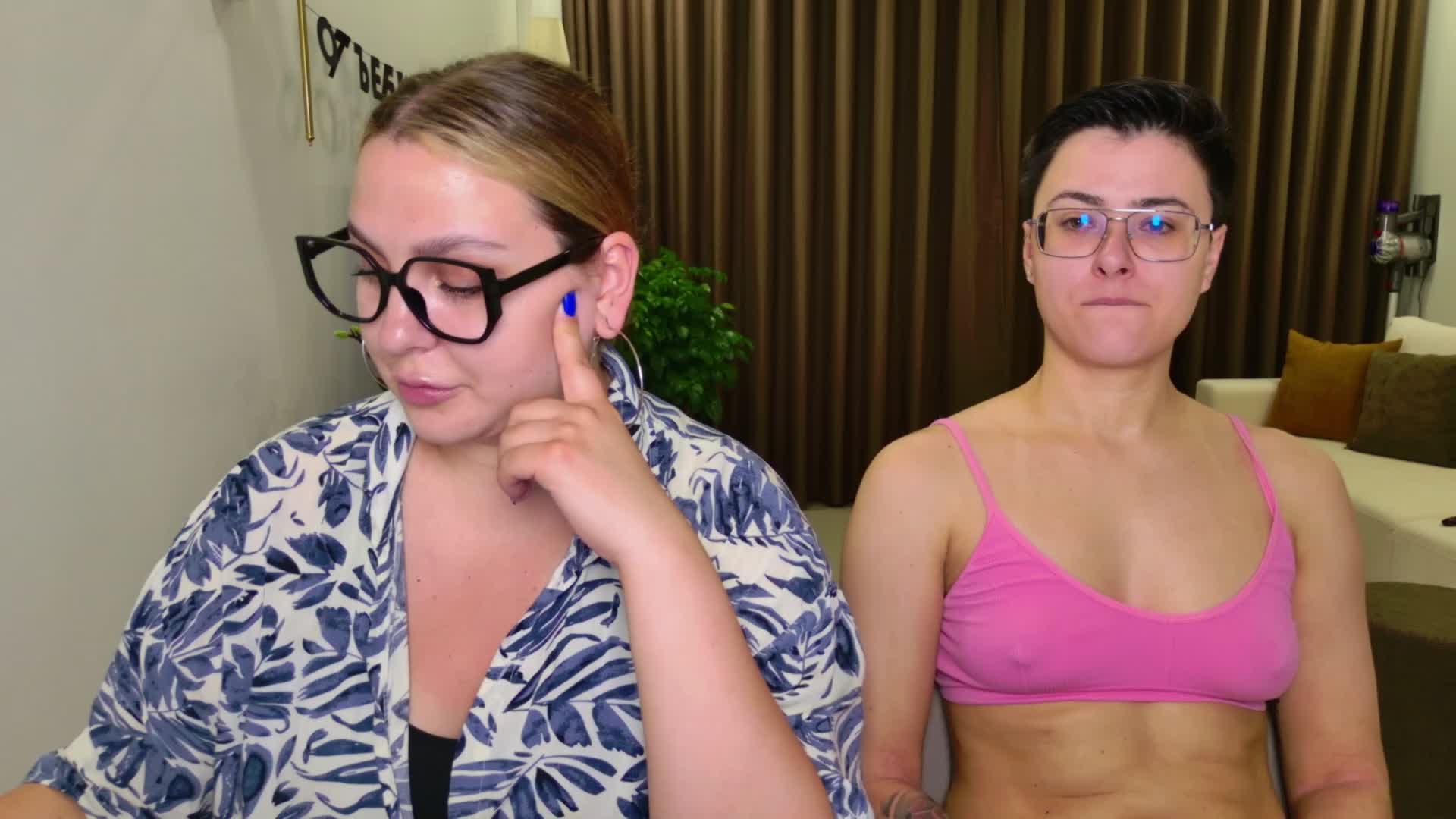 dreamteamgirls Cam Model Chat April 4, 2026