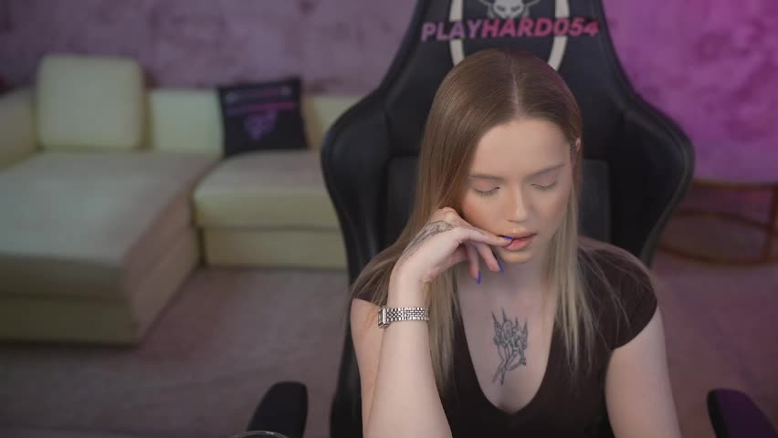 bright_diamonds_054 Cam Model Chat April 4, 2026