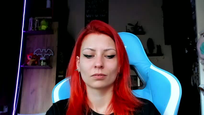 karoline121 Cam Model Chat April 5, 2026