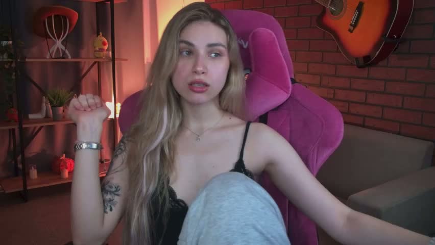 elliecutes Cam Model Chat April 5, 2026