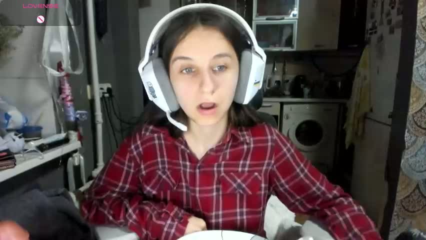 _nika_kik Cam Model Chat April 5, 2026