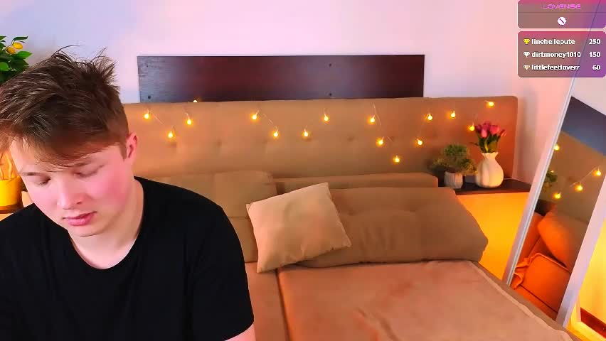 ollistiw Cam Model Chat April 5, 2026