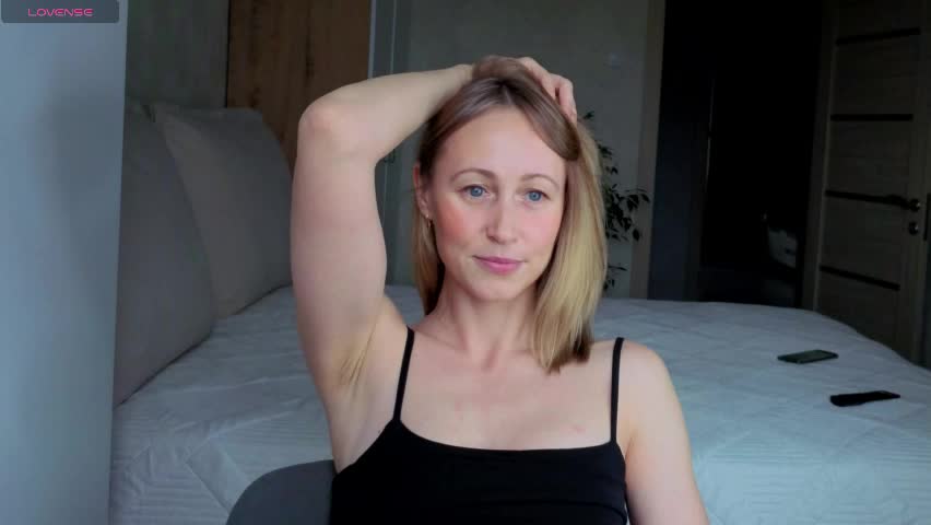 bestgirls2021 Cam Model Chat April 6, 2026