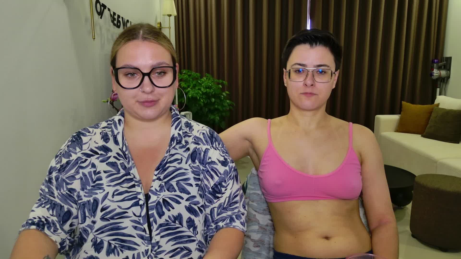 dreamteamgirls Cam Model Chat April 6, 2026