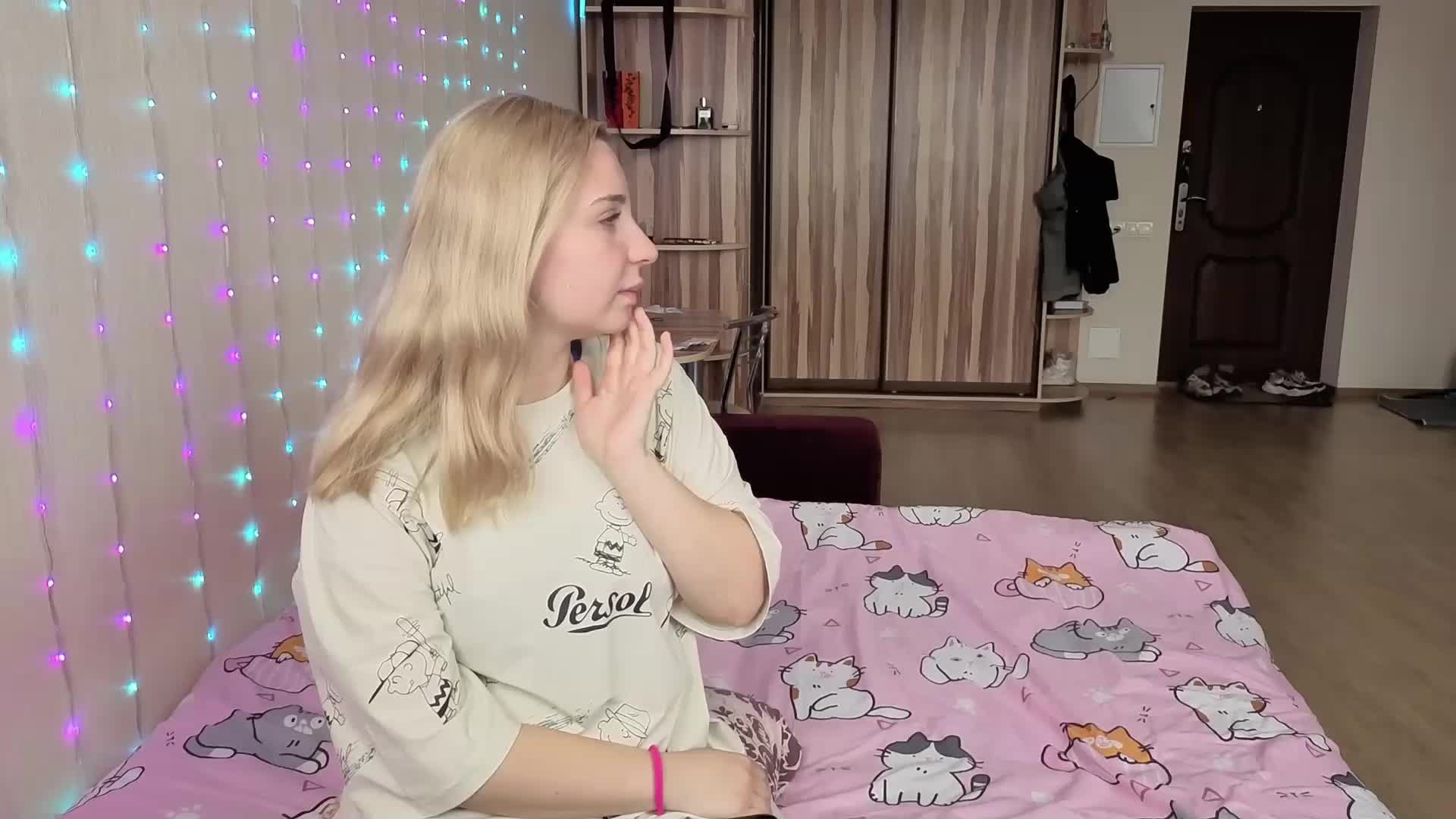 llolilove Cam Model Chat April 6, 2026