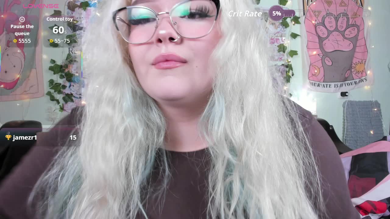 -CandyM1lky- Cam Model Chat April 7, 2026