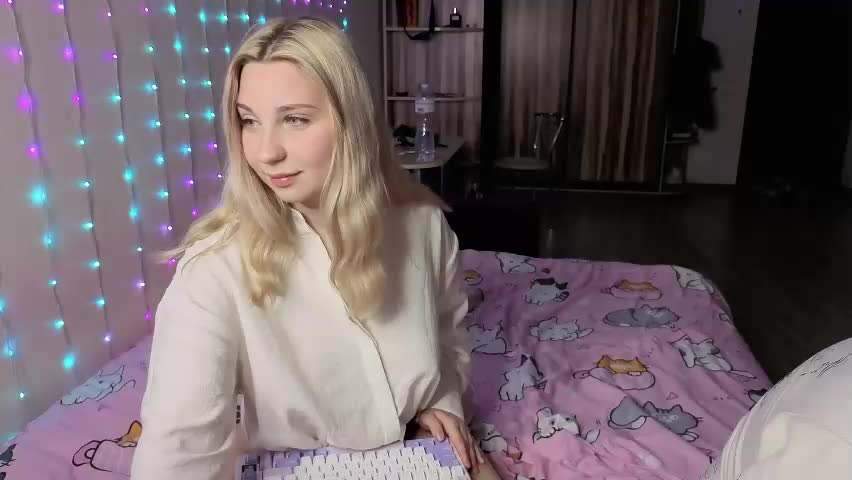 lollove24 Cam Model Chat April 7, 2026