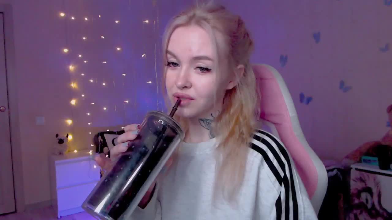 NaughtyMable Cam Model Chat April 7, 2026