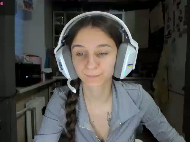 KikNika Cam Model Chat April 7, 2026