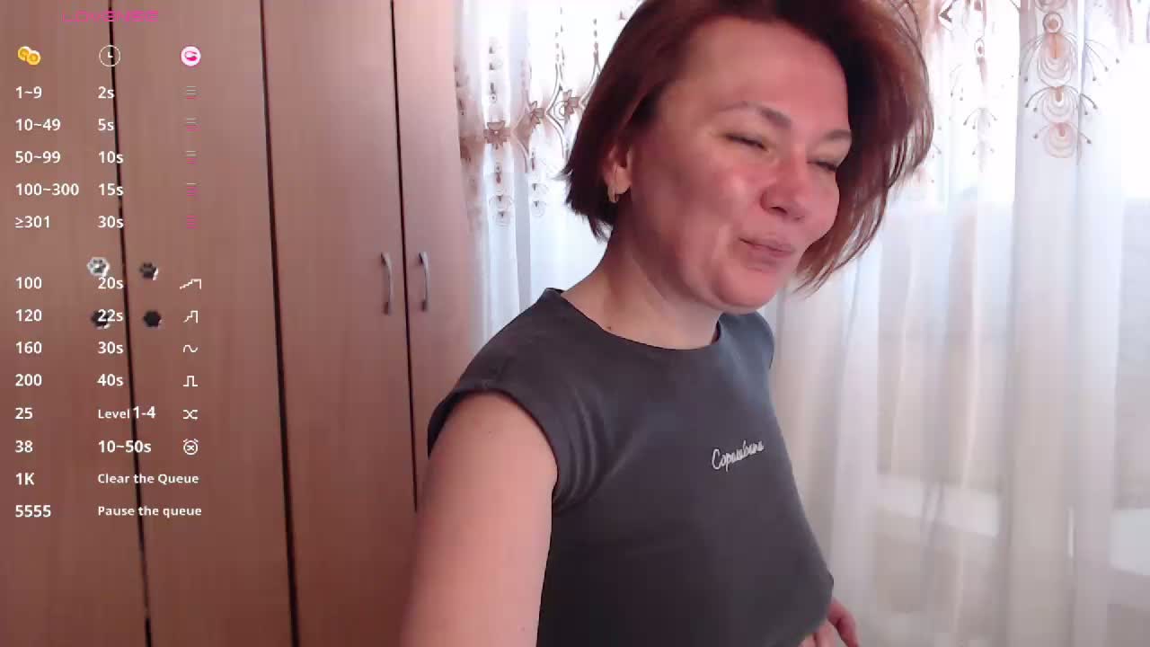 Julia99 Cam Model Chat April 8, 2026