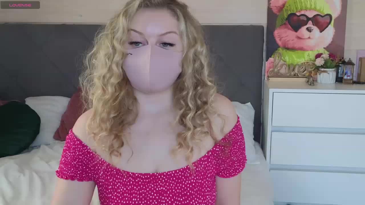 Victoria- Cam Model Chat April 8, 2026