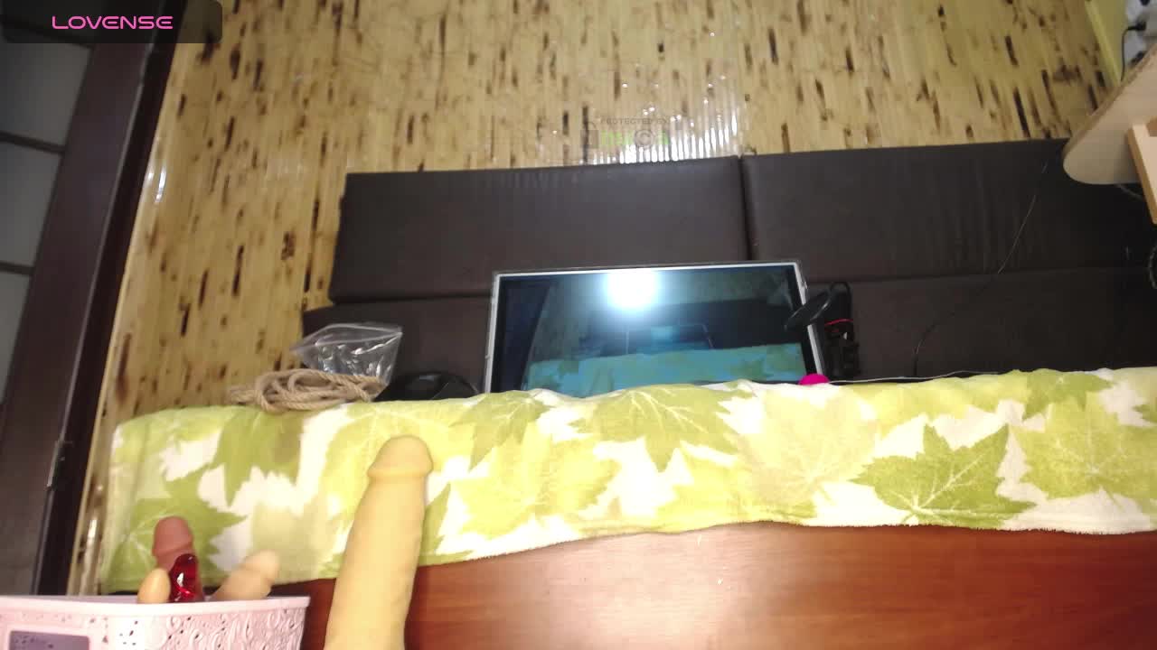 Meghan-M Cam Model Chat April 8, 2026