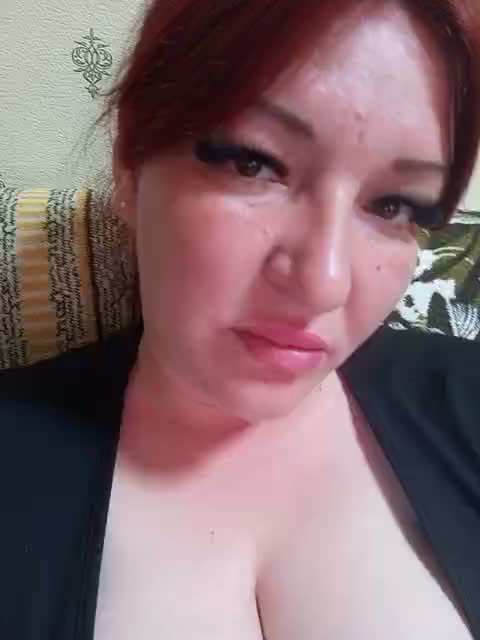 MiaLovely Cam Model Chat April 8, 2026