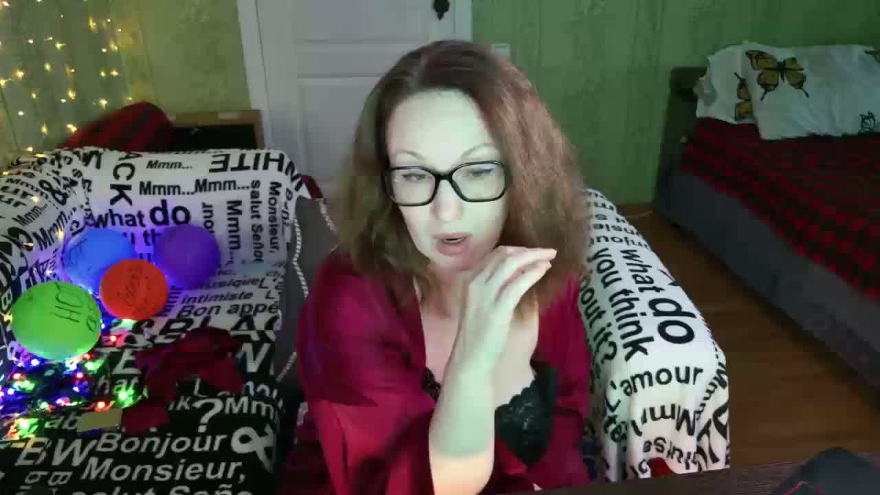 MeganIris Cam Model Chat April 8, 2026