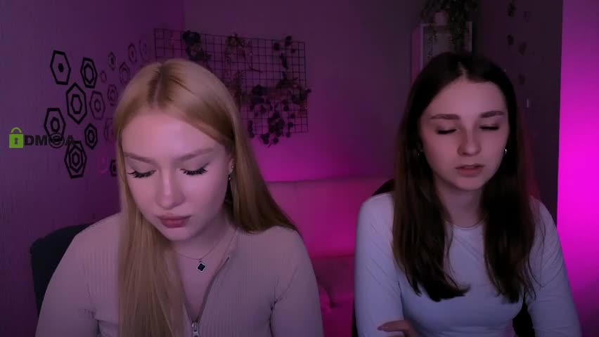 playful_sophie Cam Model Chat April 8, 2026