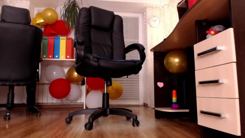 hottdoll611 Cam Model Chat April 8, 2026