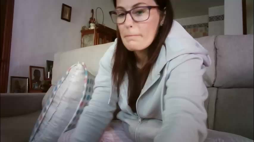 lolahueso Cam Model Chat April 9, 2026