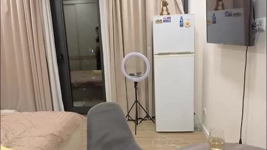 best_ass2000 Cam Model Chat April 9, 2026