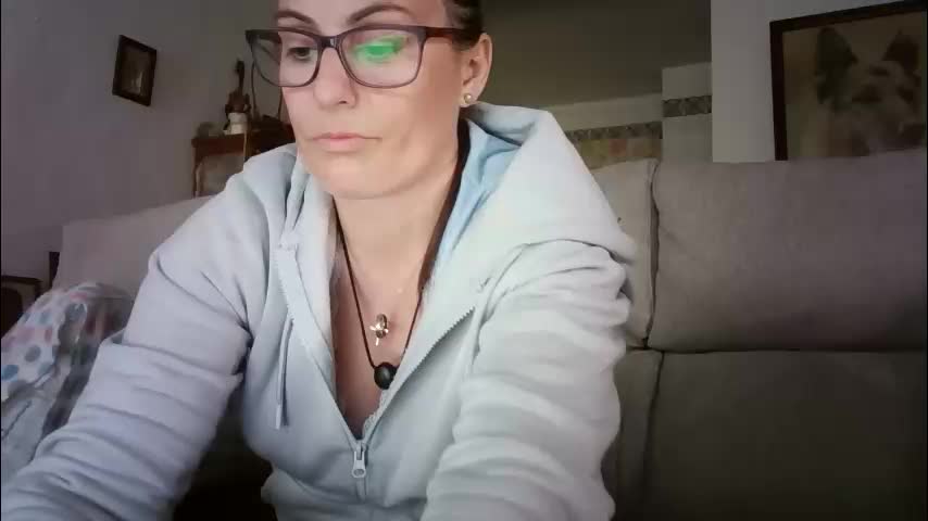 lolahueso Cam Model Chat April 9, 2026