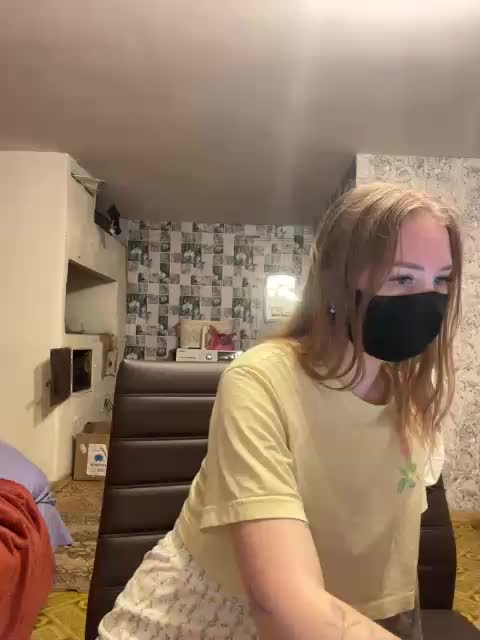 Sun-Moon Cam Model Chat April 9, 2026