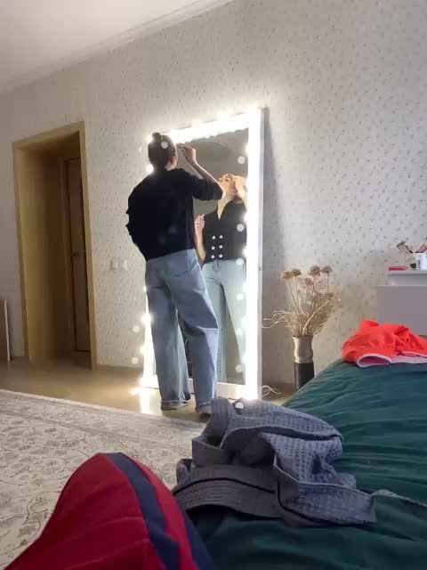 YuGoVi Cam Model Chat April 10, 2026