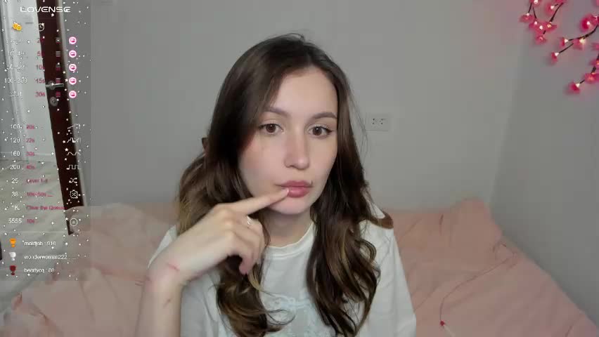 eumomino Cam Model Chat April 10, 2026
