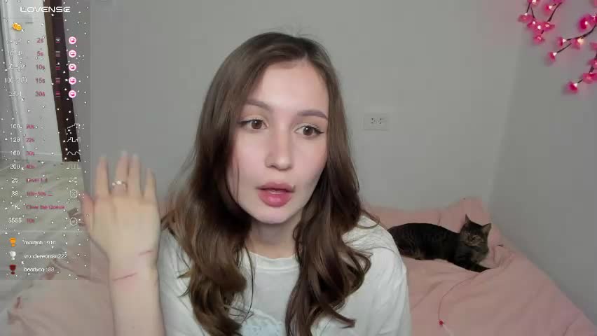 eumomino Cam Model Chat April 10, 2026